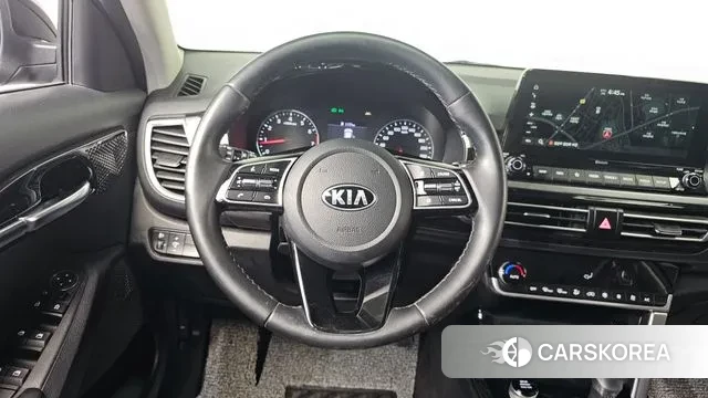 Kia Seltos 2021 Черный из Кореи, фото 3