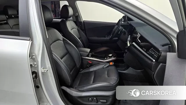 Kia Niro EV 2021 Серебряный из Кореи, фото 3