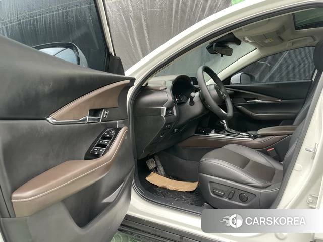 Mazda CX-30 2022 Белый из Китая, фото 3