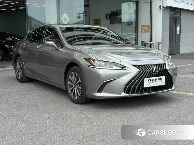 Lexus ES 2024 Серебристо-серый из Китая, фото 3
