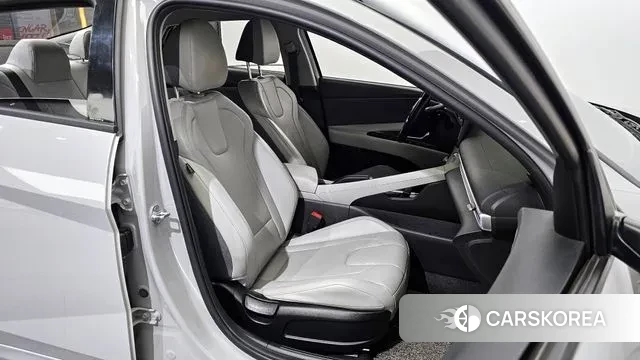 Hyundai Avante (CN7) 2021 Серебристо-серый из Кореи, фото 3