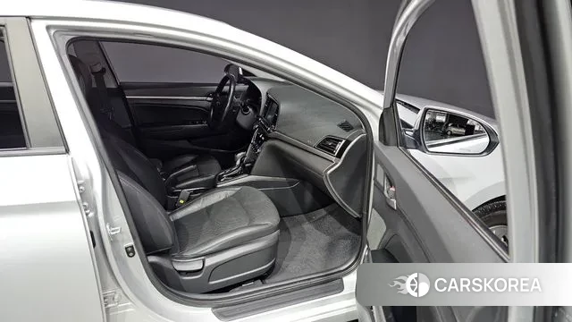 Hyundai Avante AD 2018 Серебристо-серый из Кореи, фото 3