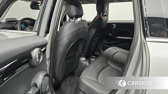 Mini Cooper 2023 Серебряный из Кореи, фото 3