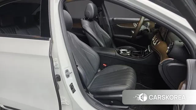 Mercedes-Benz E-Class W213 2020 Белый из Кореи, фото 3