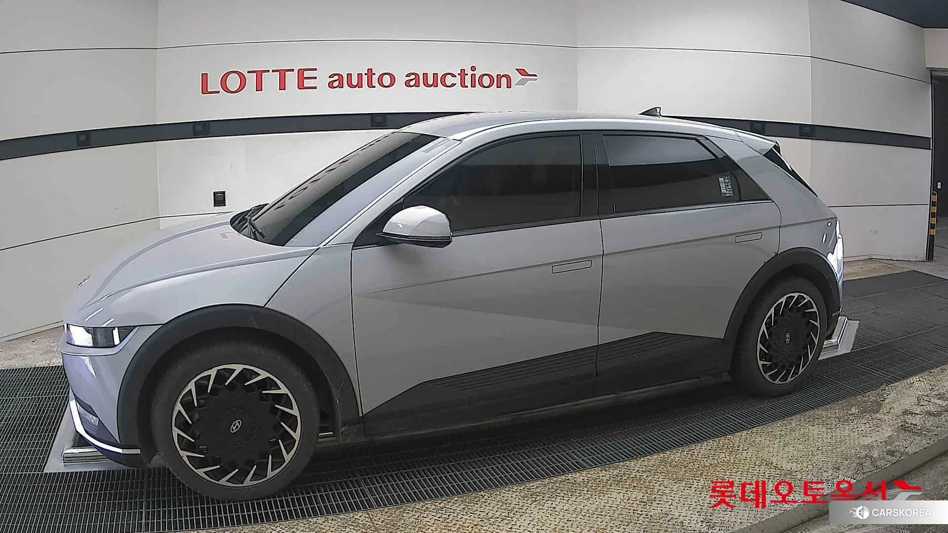 Hyundai IONIQ 5 2023 Cyber Grey Metallic из Кореи, фото 3