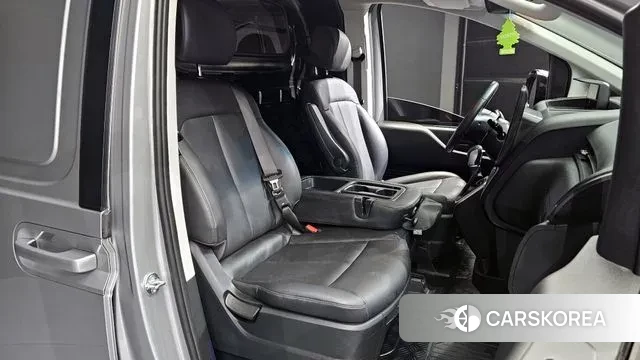 Hyundai Staria 2024 Серебряный из Кореи, фото 3