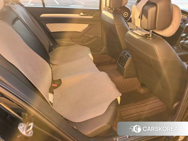 Volkswagen Magotan 2025 Черный из Китая, фото 3