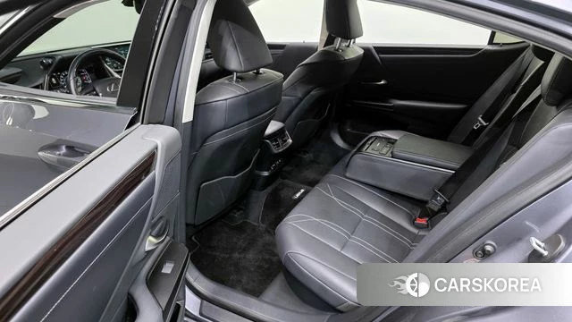 Lexus ES300h 7th generation 2018 Серый из Кореи, фото 3