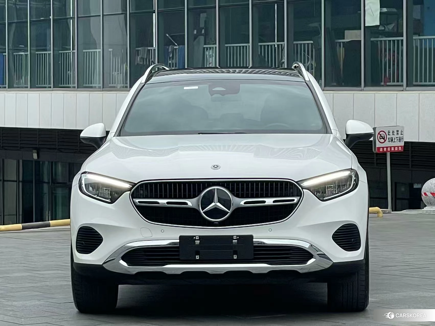 Mercedes-Benz GLC 2023 Белый из Китая, фото 3