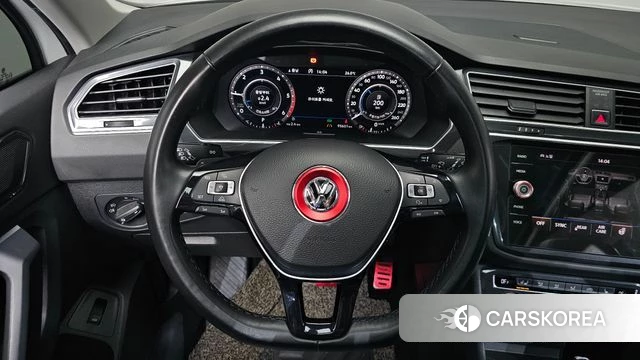 Volkswagen Tiguan second Generation 2018 Белый из Кореи, фото 3