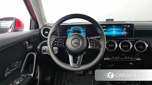 Mercedes-Benz A-Class W177 2019 Красный из Кореи, фото 3