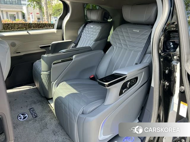Toyota Grevia 2024 Черный из Китая, фото 3