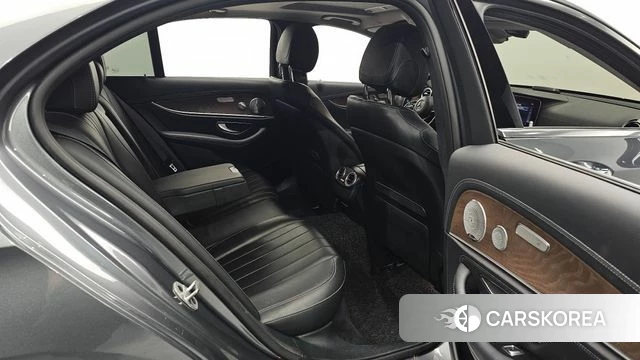 Mercedes-Benz E-Class W213 2018 Серый из Кореи, фото 3