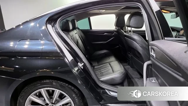 BMW 5 Series (G30) 2018 Черный из Кореи, фото 3