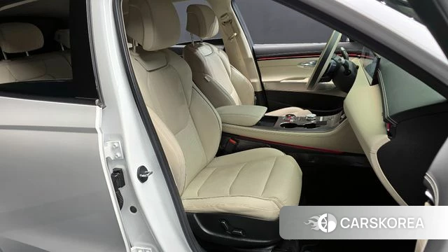 Genesis GV70 2024 Белый из Кореи, фото 3