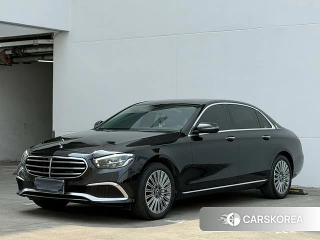 Mercedes-Benz E-class 2023 Черный из Китая, фото 3