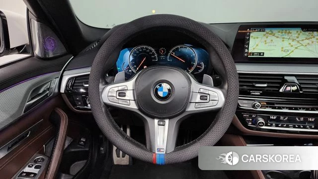 BMW 5 Series (G30) 2018 Белый из Кореи, фото 3
