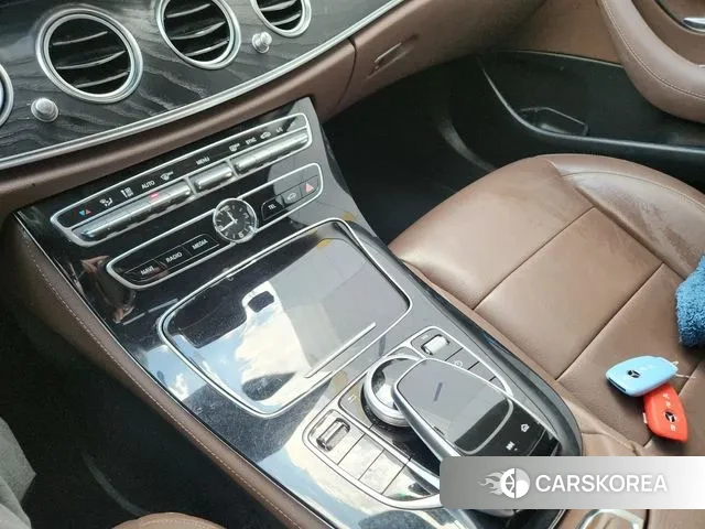 Mercedes-Benz E-Class W213 2018 Синий из Кореи, фото 3