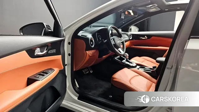 Kia The New K3 2nd generation 2024 Белый из Кореи, фото 3