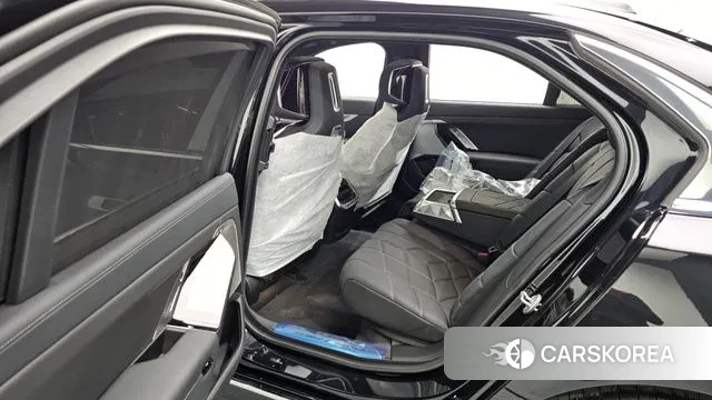 BMW 7 Series (G70) id 3332726 из Кореи 3