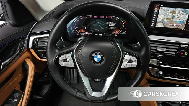 BMW 5 Series (G30) 2022 Серебристо-серый из Кореи, фото 3
