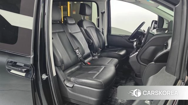 Hyundai Staria 2023 Черный из Кореи, фото 3