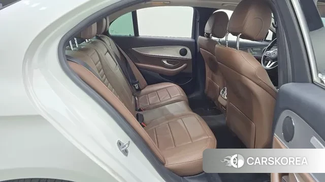 Mercedes-Benz E-Class W213 2019 Белый из Кореи, фото 3