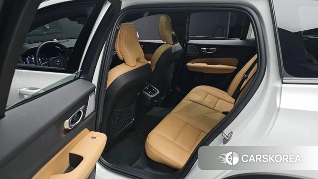 Volvo V60 Cross-Country 2nd Generation 2024 Белый из Кореи, фото 3