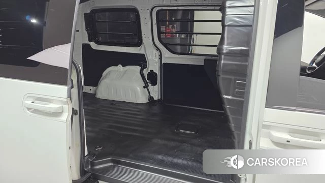 Hyundai Staria 2024 Белый из Кореи, фото 3