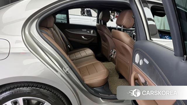 Mercedes-Benz E-Class W213 2022 Серебряный из Кореи, фото 3