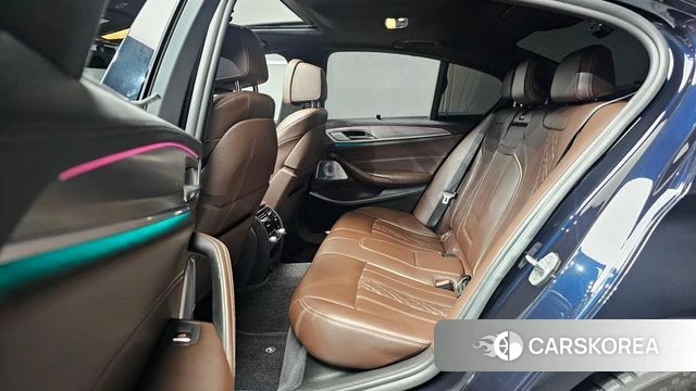 BMW 5 Series (G30) 2018 Черный из Кореи, фото 3