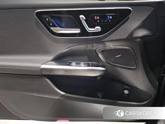 Mercedes-Benz C-Class W206 2024 Черный из Кореи, фото 3