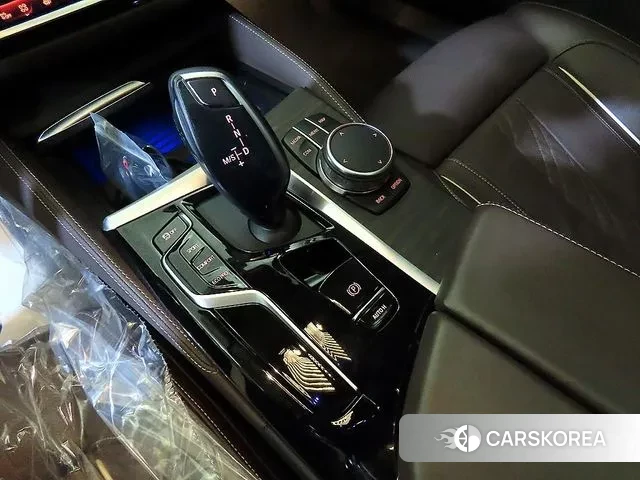 BMW 5 Series (G30) 2022 Черный из Кореи, фото 3