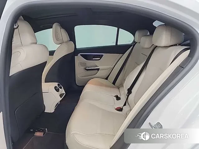 Mercedes-Benz C-Class W206 2024 Белый из Кореи, фото 3