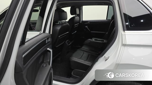 Volkswagen Tiguan second Generation 2020 Белый из Кореи, фото 3