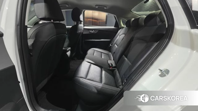 Kia The New K3 2nd generation 2021 Белый из Кореи, фото 3