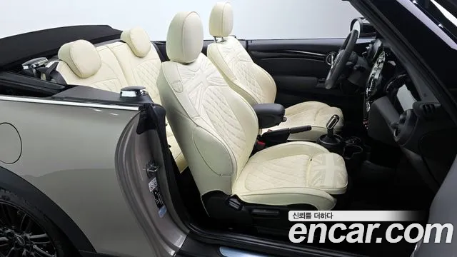 Mini Cooper Convertible 2023 Песочный из Кореи, фото 3