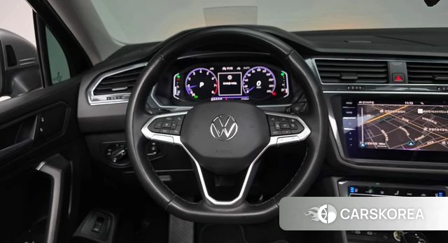 Volkswagen Tiguan Allspace 2023 Черный из Кореи, фото 3