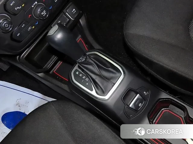 Jeep Renegade 2021 Белый из Кореи, фото 3