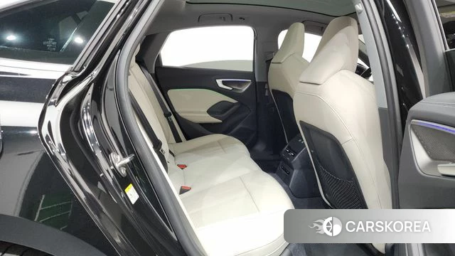 Audi A5 (B10) 2025 Черный из Кореи, фото 3