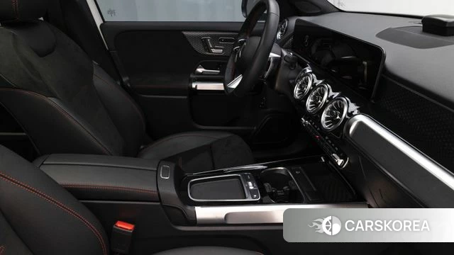 Mercedes-Benz GLB-Class X247 2025 Белый из Кореи, фото 3