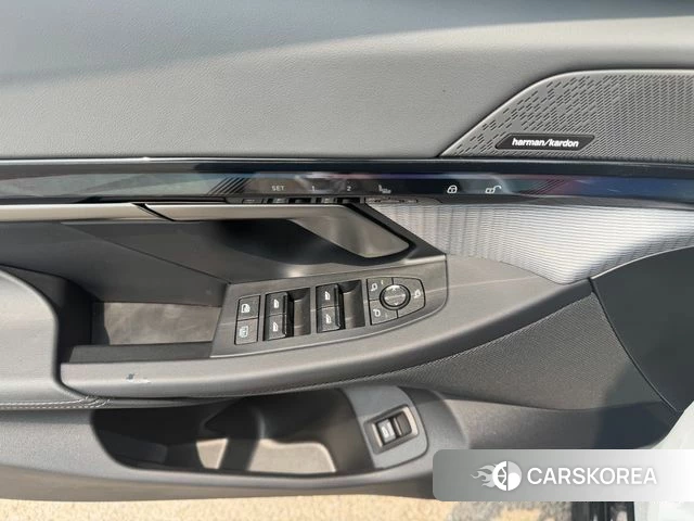 BMW 5 Series (G60) 2025 Белый из Кореи, фото 3