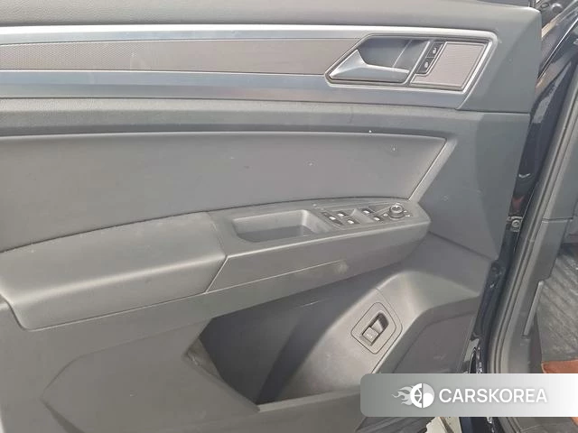 Volkswagen Tourang 2020 Черный из Китая, фото 3