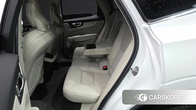 Volvo XC60 second Generation 2025 Белый из Кореи, фото 3