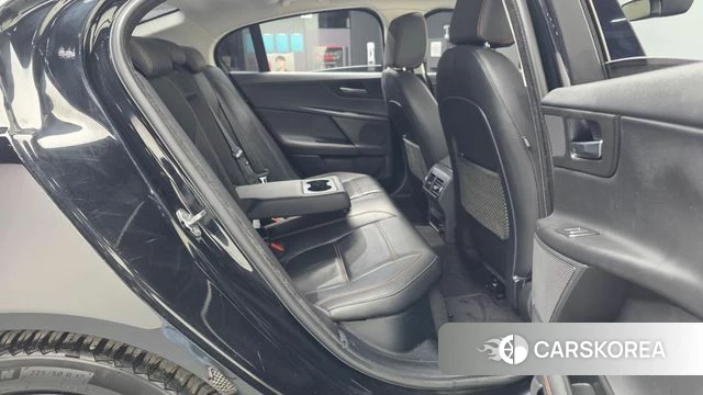 Jaguar XE 2018 Черный из Кореи, фото 3