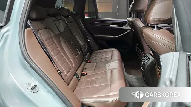 BMW X3 (G01) 2023 Серебристо-серый из Кореи, фото 3