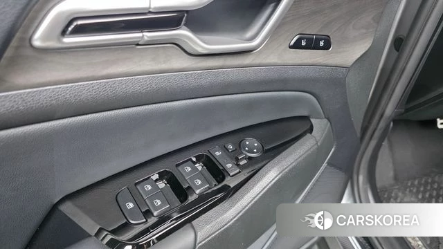 Kia Sportage 5th Generation 2023 Серебристо-серый из Кореи, фото 3