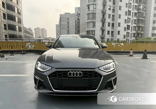 Audi A4L 2021 Темно-серый из Китая, фото 3