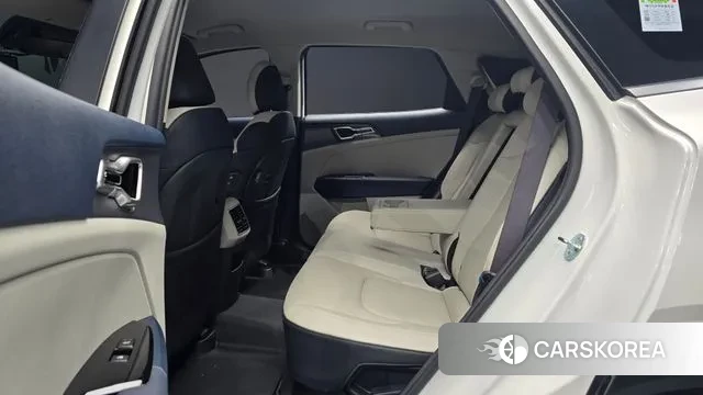 Kia Sportage 5th Generation Hybrid 2024 Белый из Кореи, фото 3