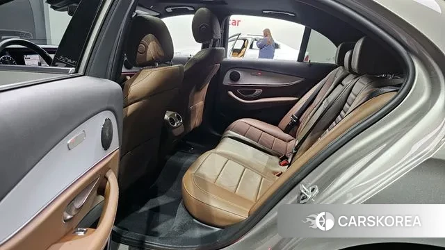 Mercedes-Benz E-Class W213 2020 Песочный из Кореи, фото 3